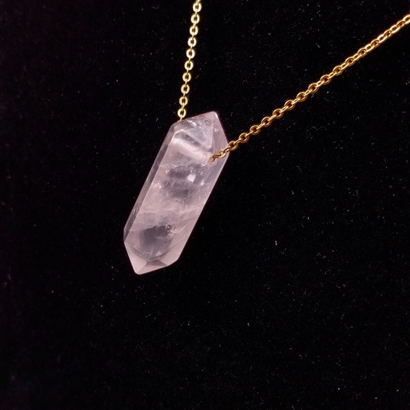Rose Quartz pointed crystal pendant gold necklace - Picture 5 of 8